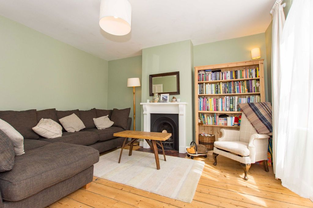 Property photo 2 of 16