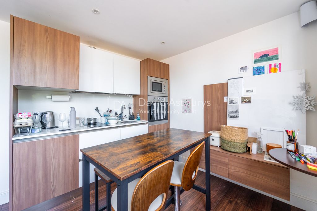 Property photo 3 of 7 Mba04180