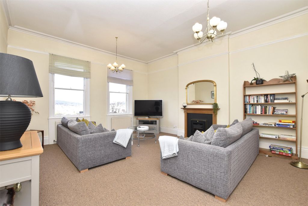 Property photo 2 of 22 Living Room