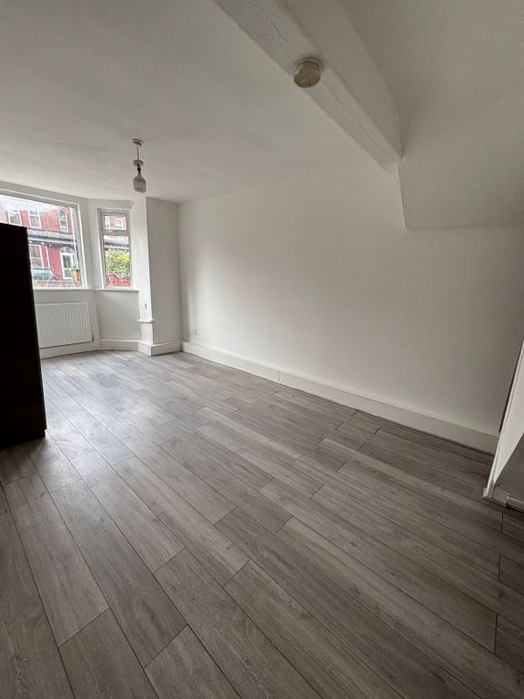 Property photo 2 of 5 Gallery