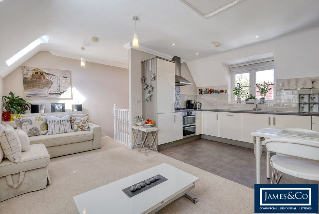 Property photo 2 of 14 69Almondroadh