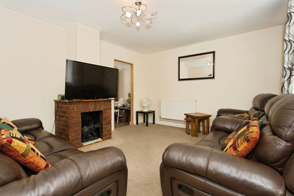 Property photo 2 of 14