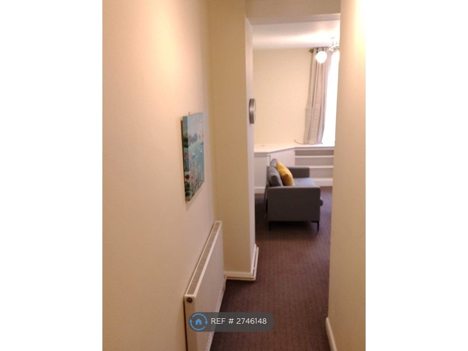 Property photo 3 of 5 Hallway