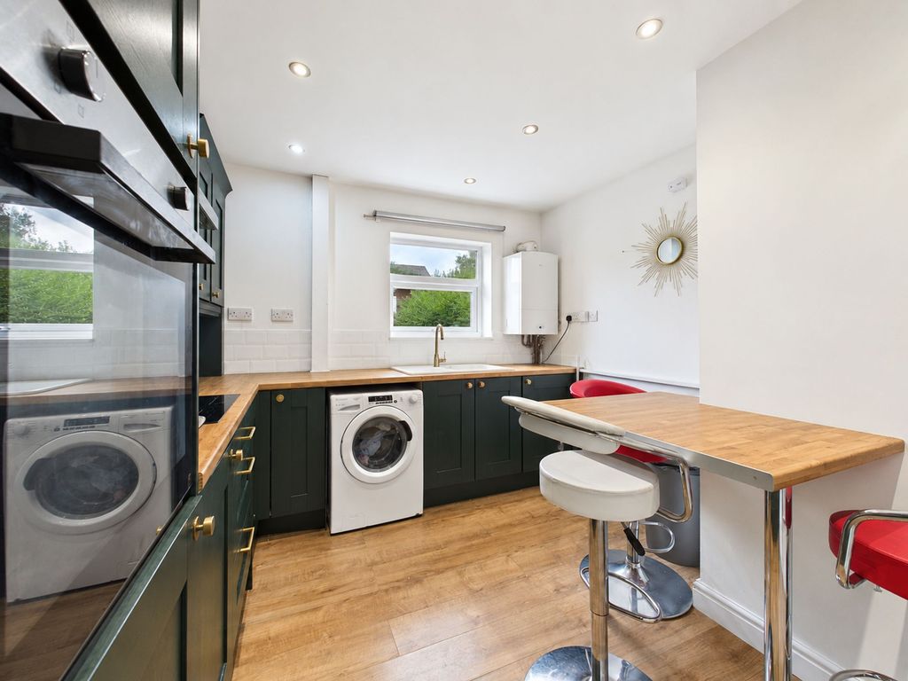 Property photo 2 of 16 Kitchen