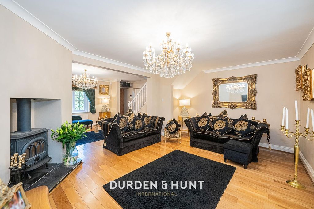 Property photo 2 of 26 London Road-40.Jpg