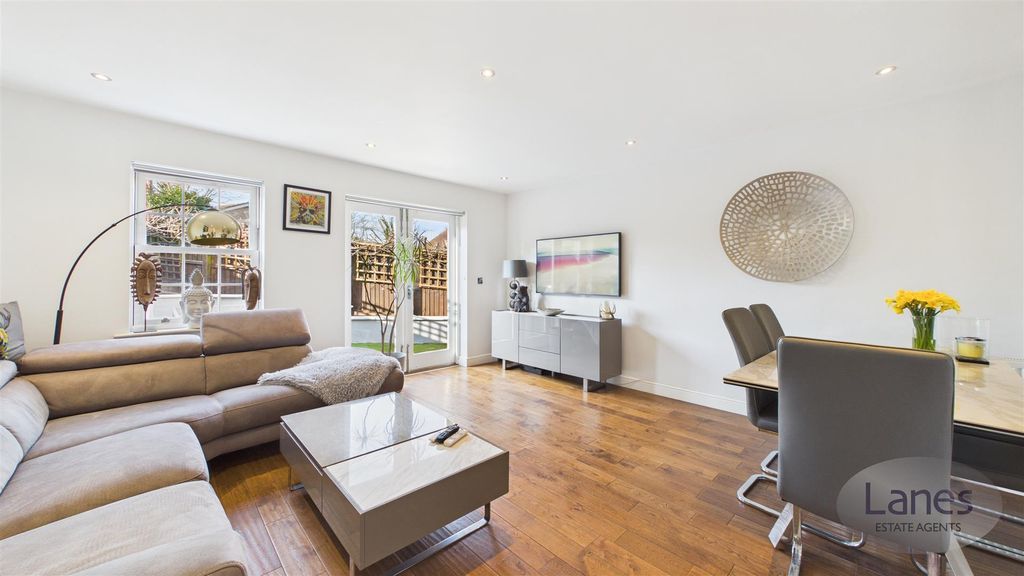 Property photo 1 of 33 5