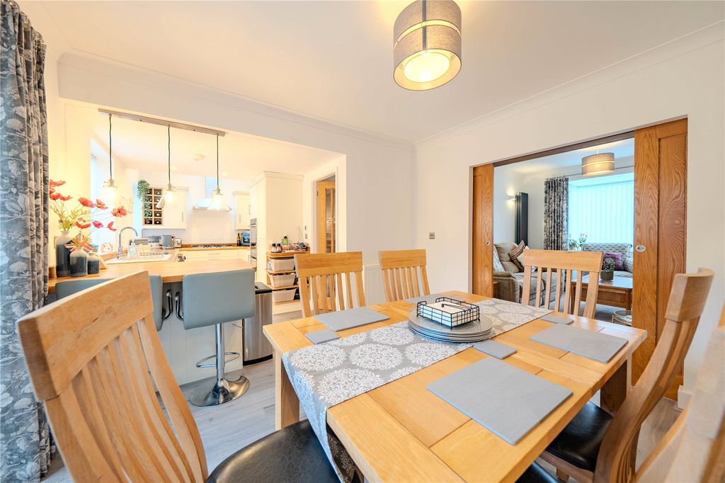 Property photo 2 of 22 Picture No. 19