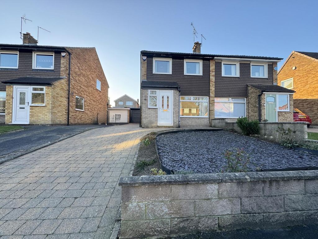 Property photo 2 of 18 Front (Exterior)