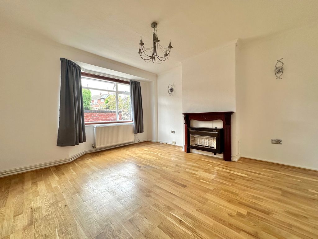 Property photo 3 of 11 Living Room