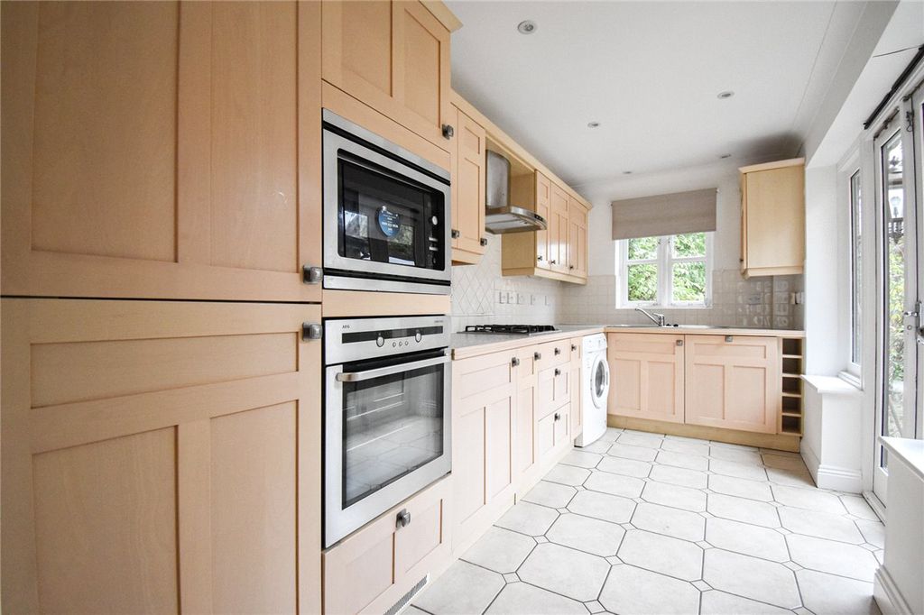 Property photo 3 of 14 Picture No. 11