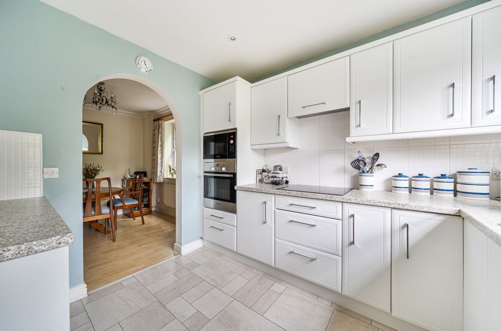 Property photo 3 of 14 1456289-16-6A0c4F...