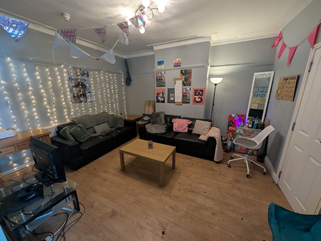 Property photo 2 of 8