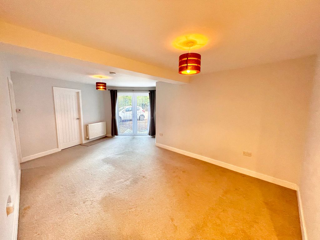 Property photo 3 of 5 Lounge