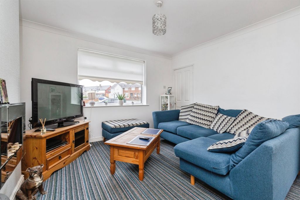 Property photo 2 of 17