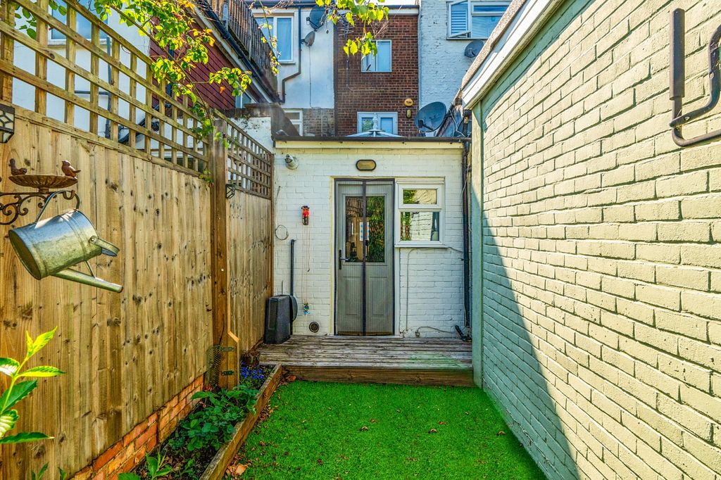 Property photo 3 of 17