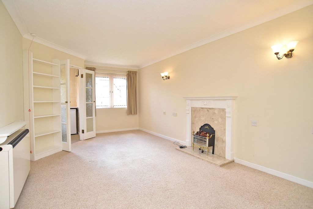 Property photo 2 of 8