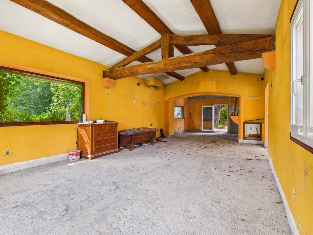 Property photo 2 of 29