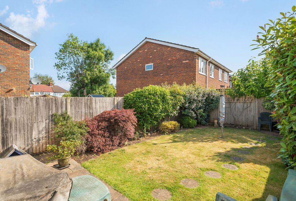 Property photo 2 of 16 Garden