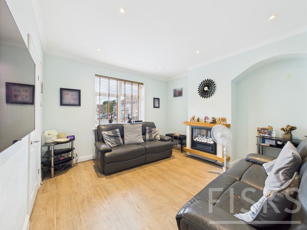 Property photo 2 of 17