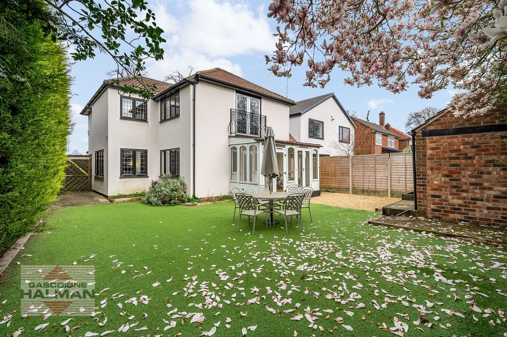 Property photo 2 of 34