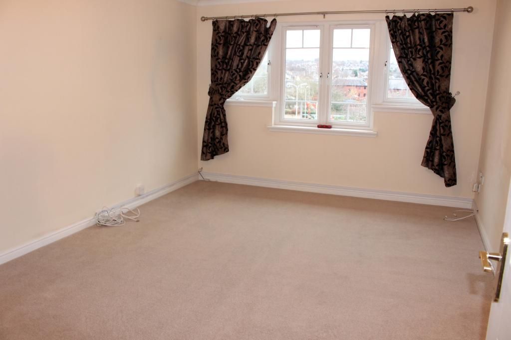 Property photo 2 of 11 Lounge