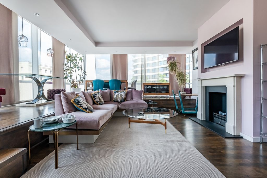 Property photo 2 of 18 Panoramic-Buildin...