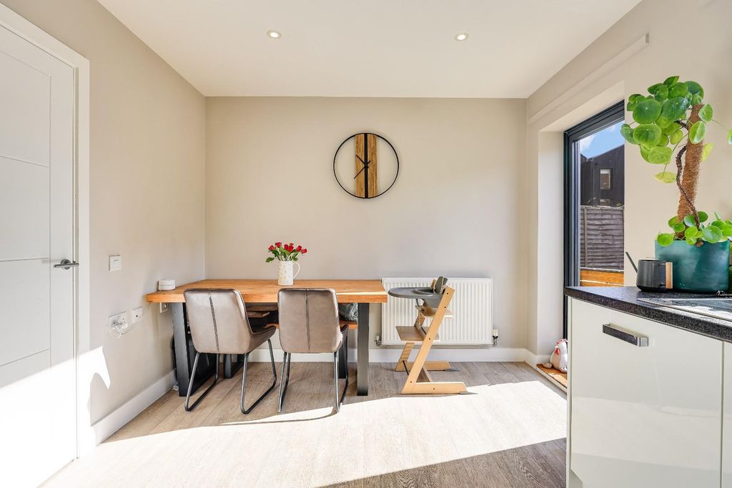 Property photo 3 of 17 Img (13).Jpg