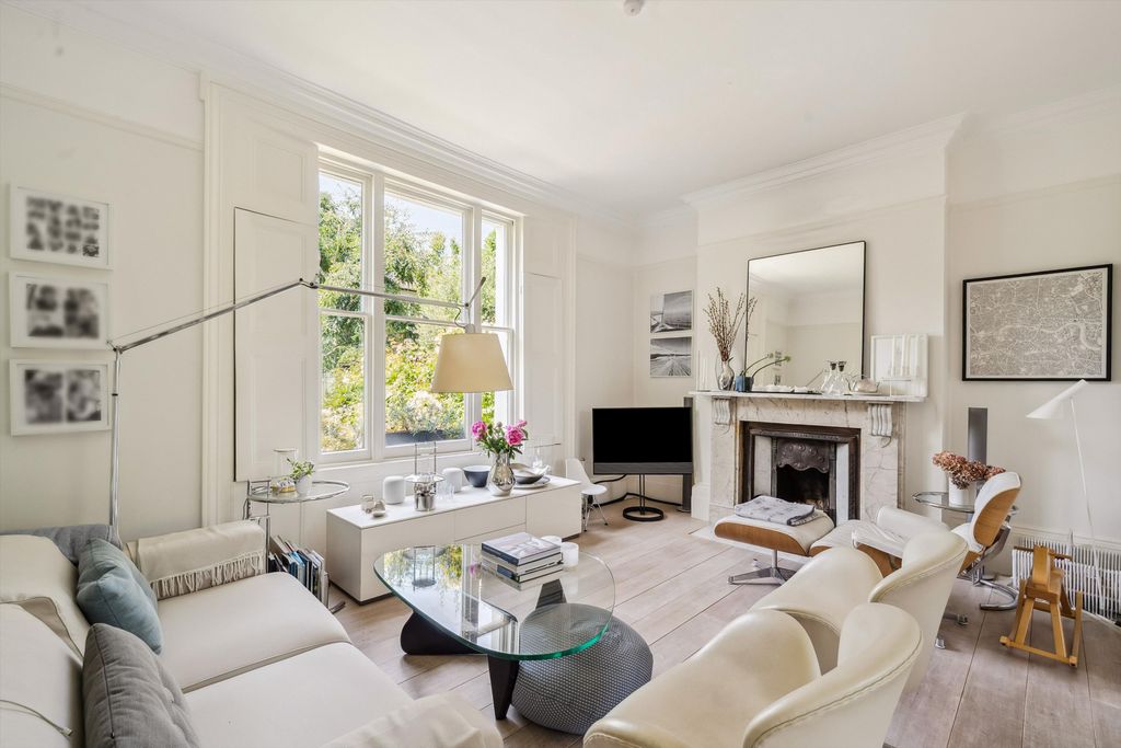 Property photo 2 of 23 Image