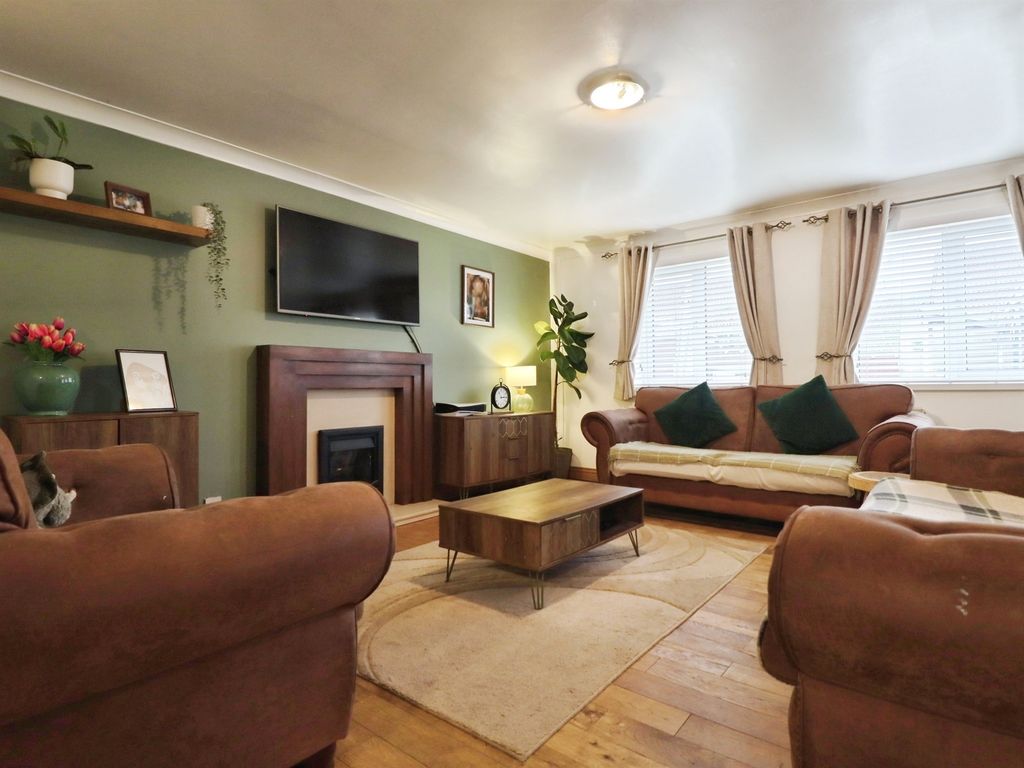 Property photo 2 of 26