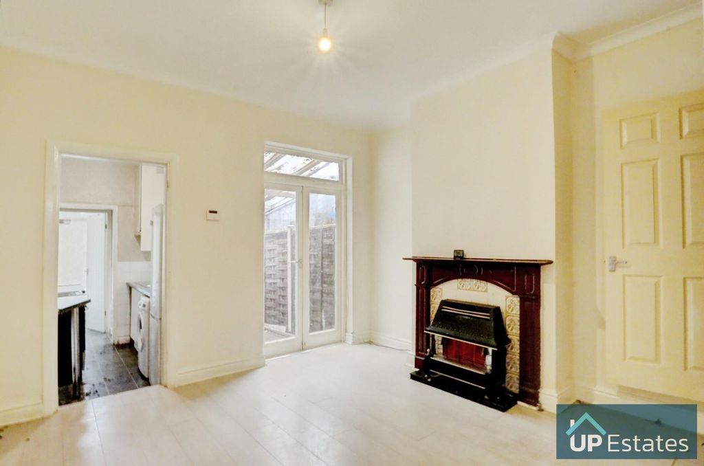 Property photo 2 of 10 Reception Room