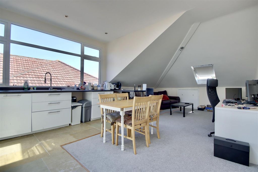 Property photo 2 of 13 15Ac01CD-88DC-490B-B912-2A1905Fb510C_1_201_A.Jpeg