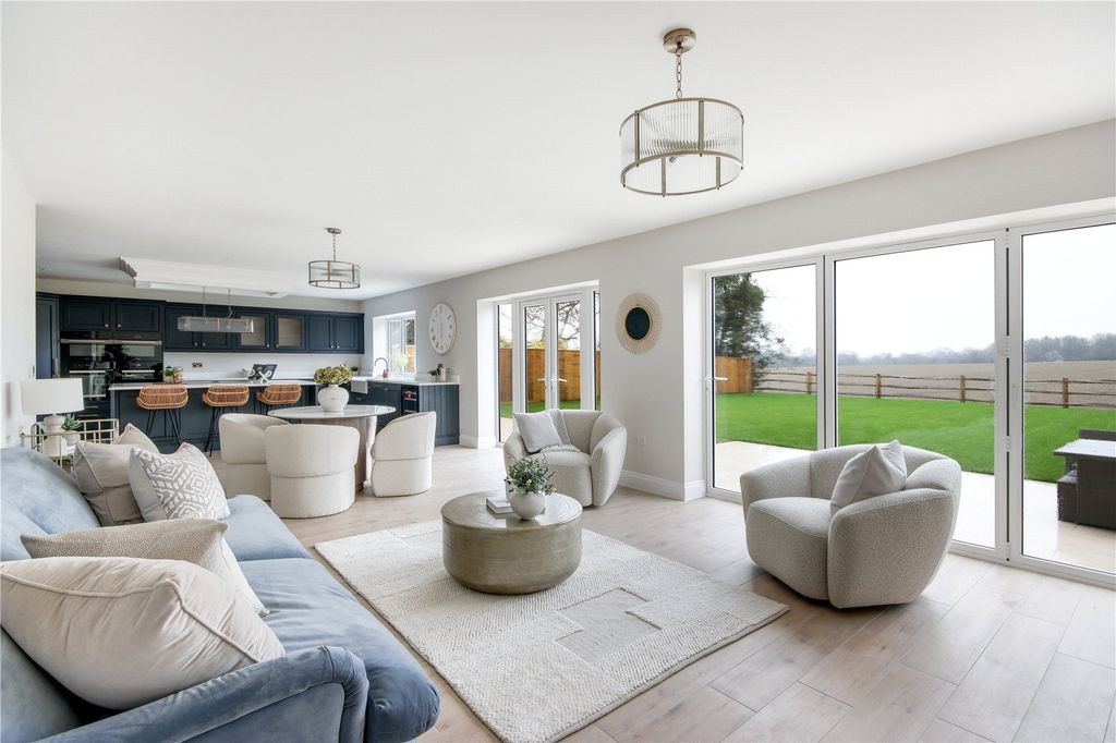 Property photo 2 of 20 Kitchen/Family Room