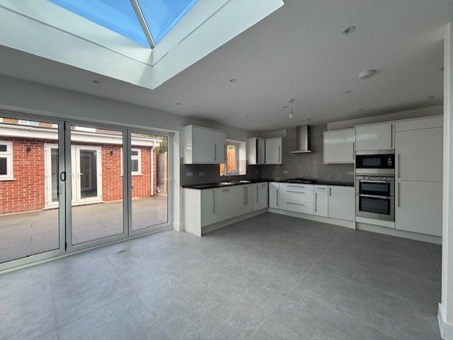 Property photo 3 of 17 Image