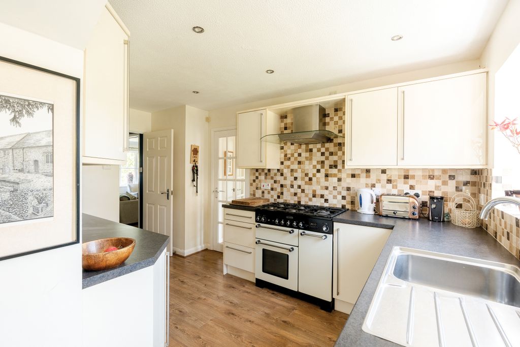 Property photo 3 of 23 Photo 13