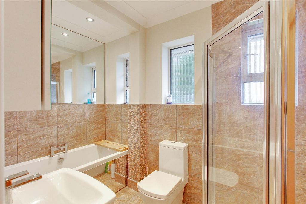 Property photo 3 of 6 Picture 3