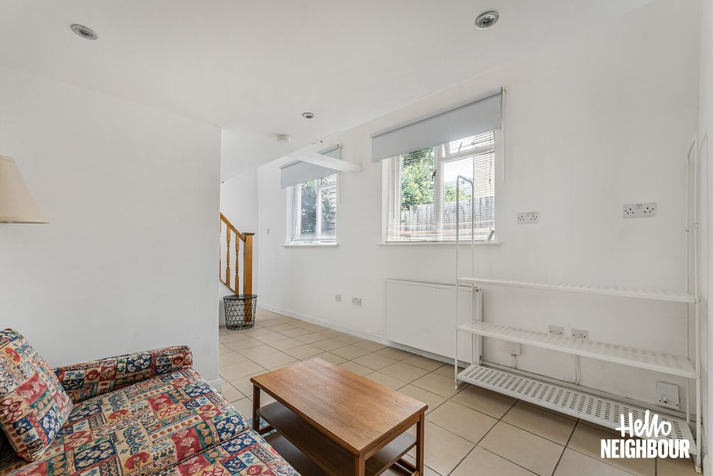 Property photo 2 of 16 Photo 1
