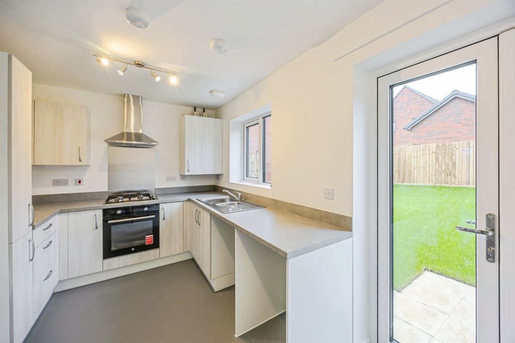 Property photo 2 of 20