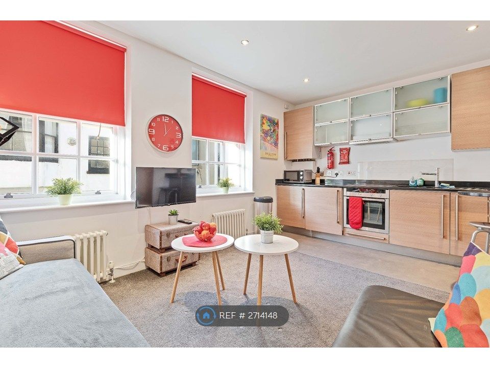 Property photo 1 of 13 Living/ Kitchen Area