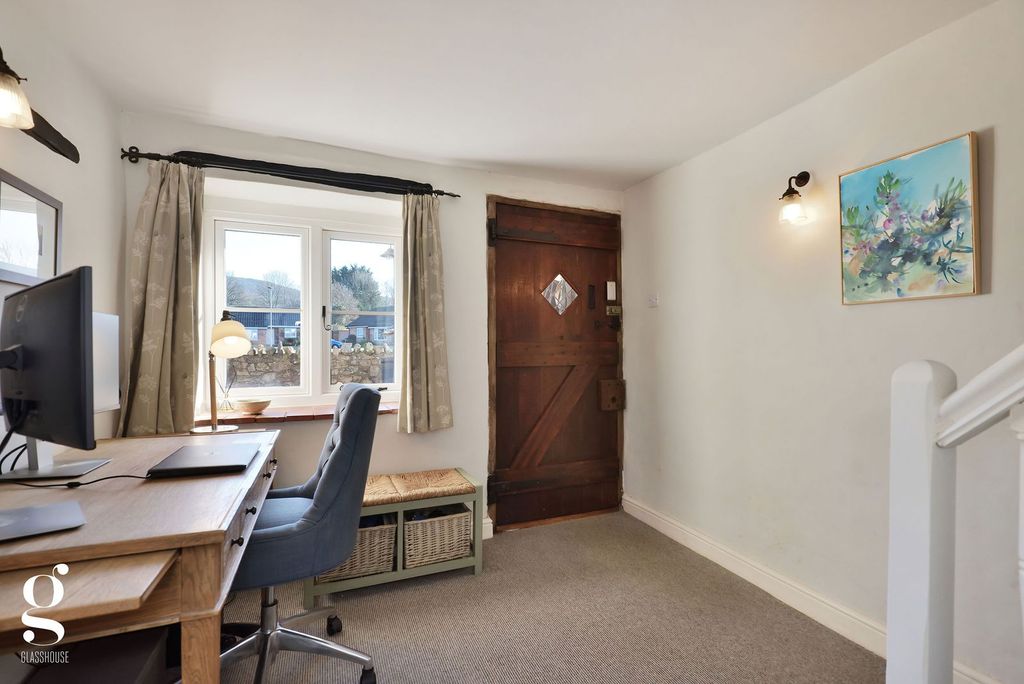 Property photo 3 of 47