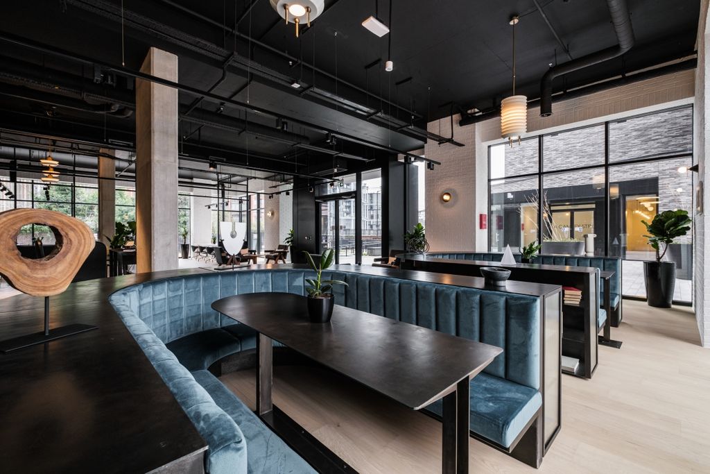 Property photo 2 of 13 Lobby (7)