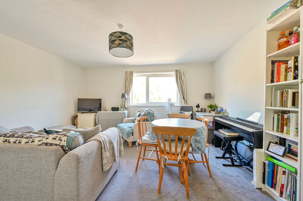 Property photo 3 of 10