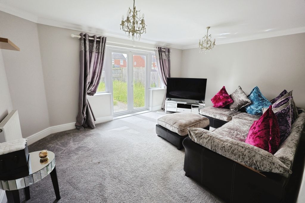 Property photo 2 of 21 Pbox-Img.Jpg