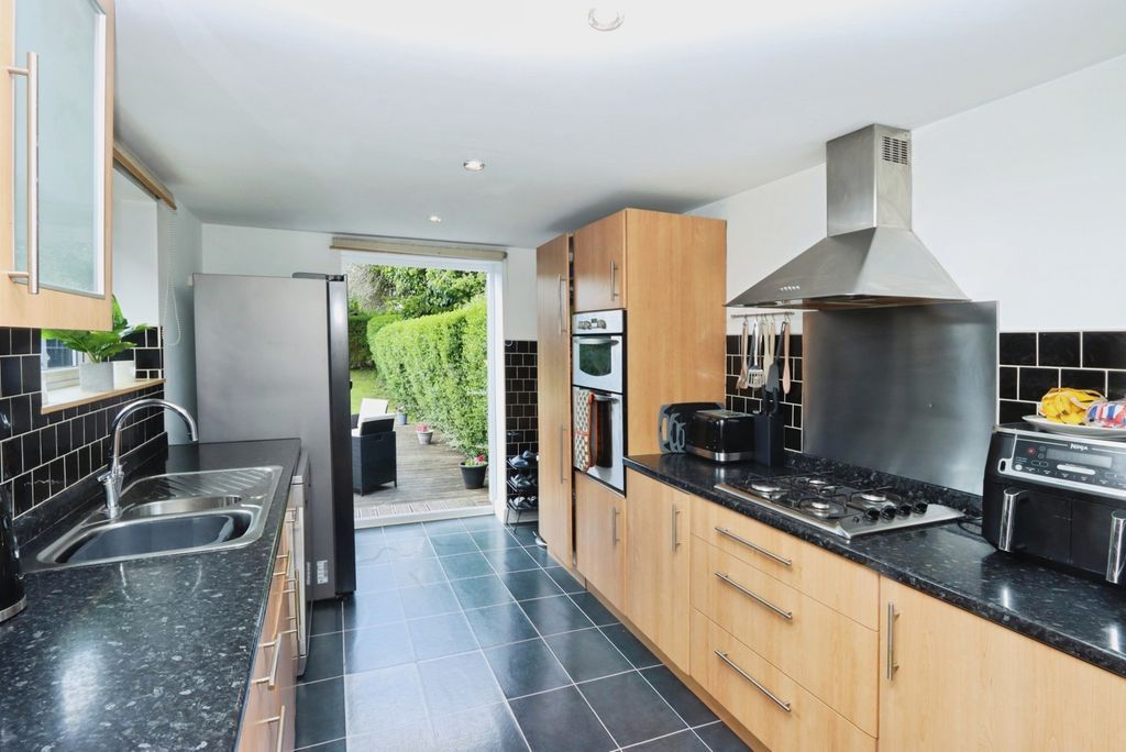 Property photo 2 of 19 Pbox-Img.Jpg
