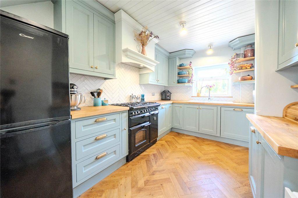 Property photo 3 of 22 Picture No. 01