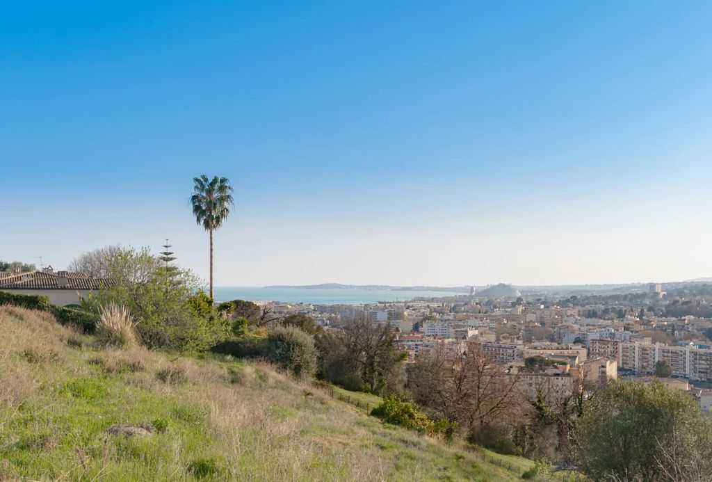 Property photo 1 of 30