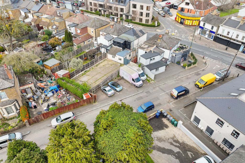 Property photo 2 of 3 Land To The Rear Of 180 East Barnet Road, East Barnet, En4 8rd