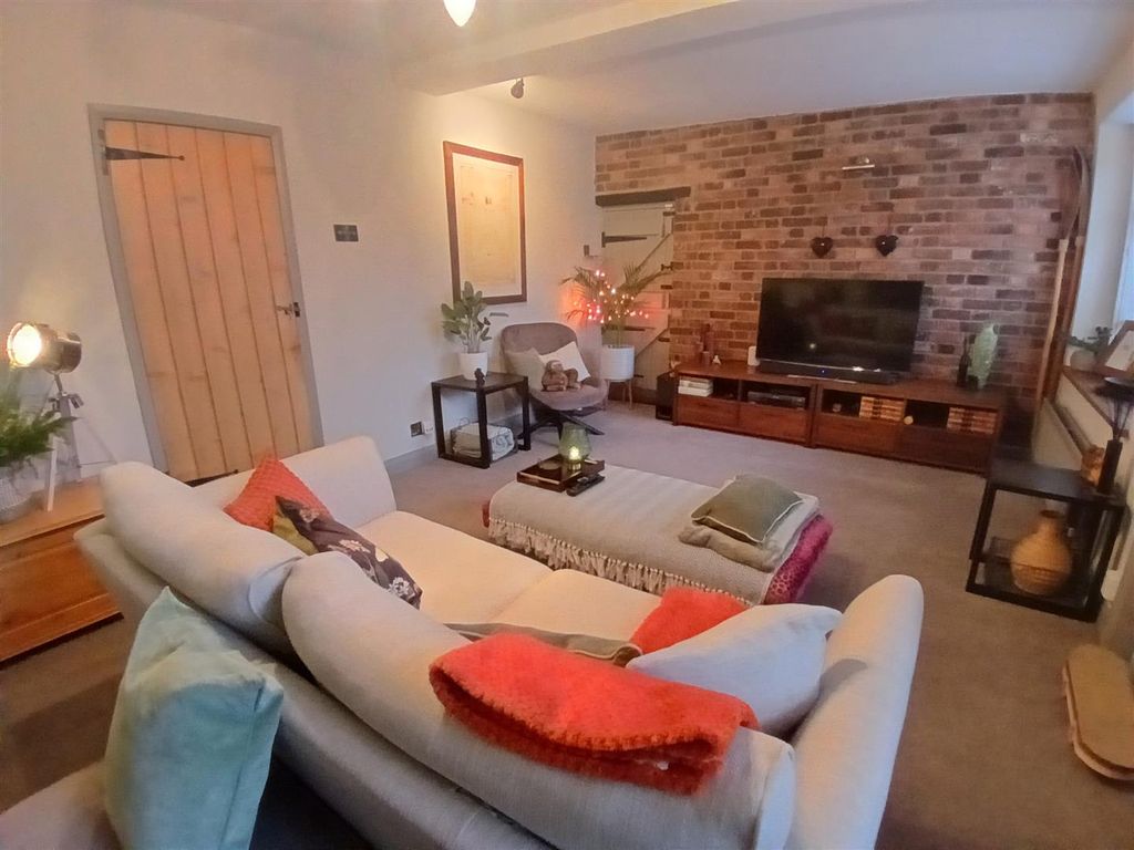 Property photo 2 of 30