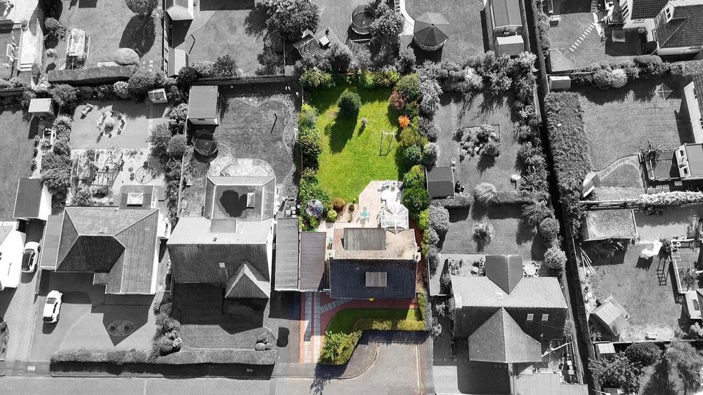 Property photo 3 of 33