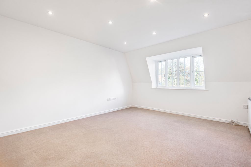 Property photo 3 of 9 Photo 03