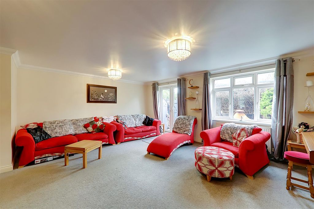 Property photo 3 of 16 Lounge/Dining Room